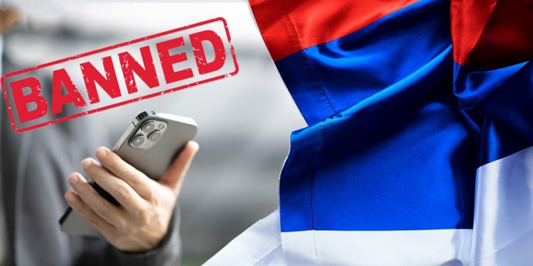 Kremlin-Bans-iPhones-for-Russian-Officials-Over-Security-Concerns.jpg